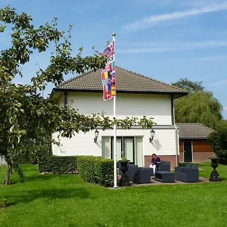 Landgoed Overbetuwe 'heerlijkheid Heteren' לינה וארוחת בוקר Heteren